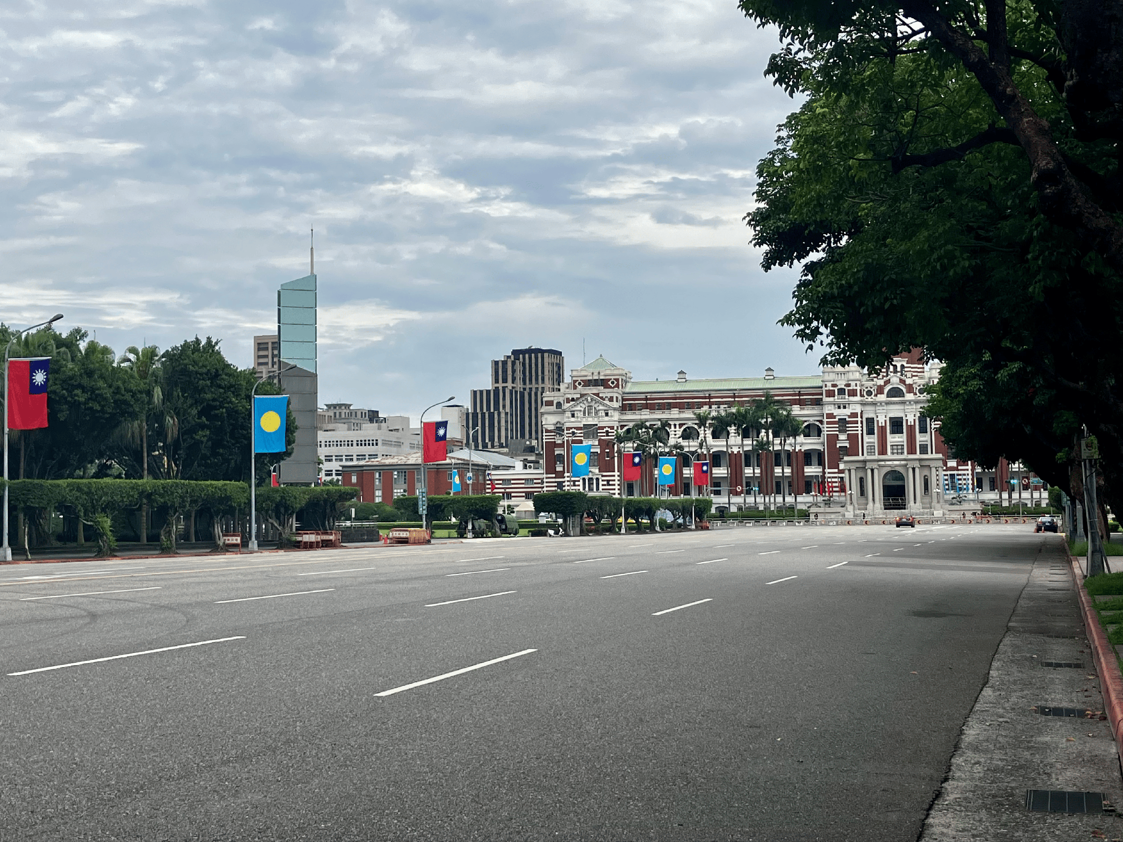 Ketagelan Boulevard.