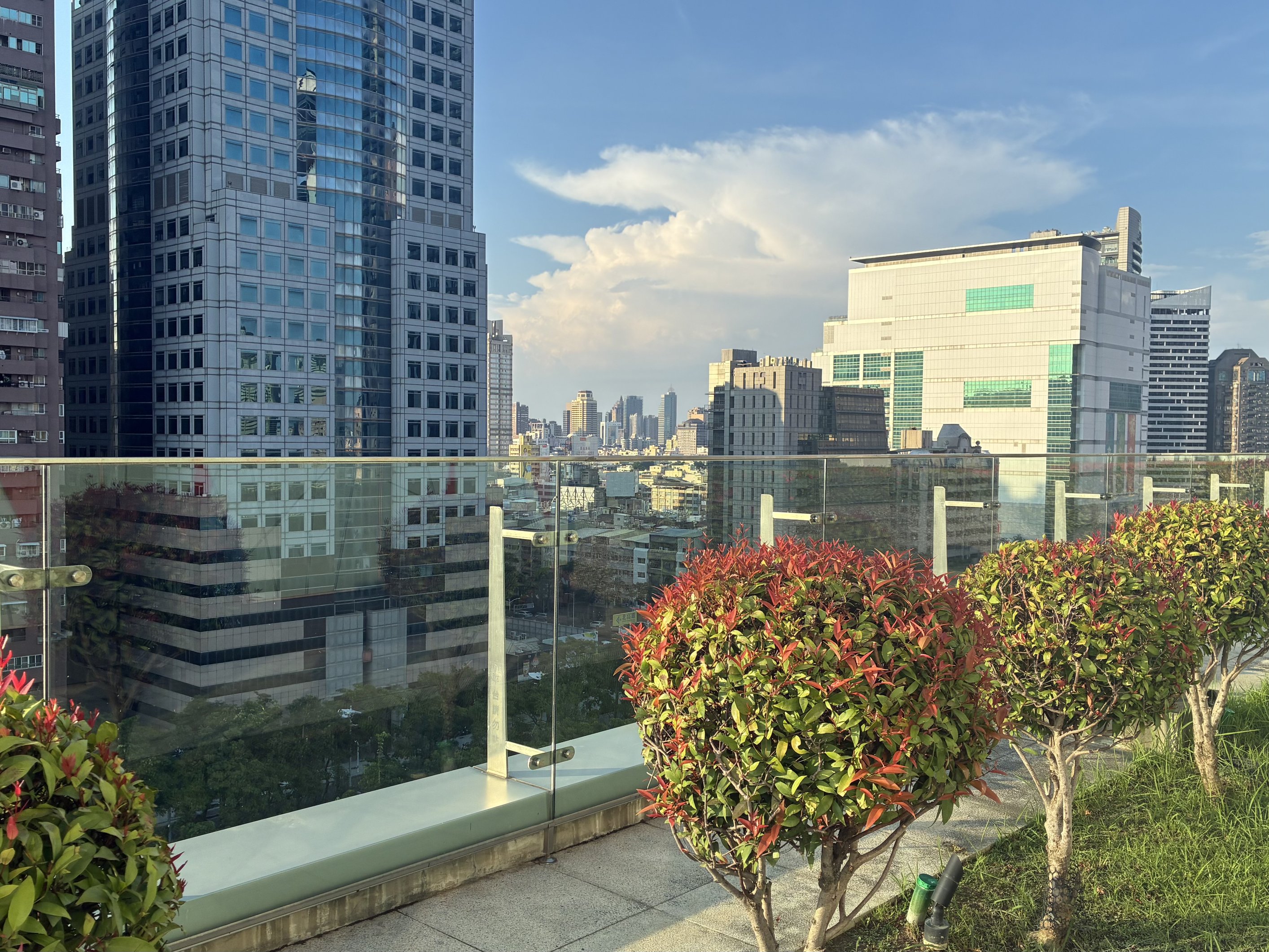 Cianjhen and the skyline.